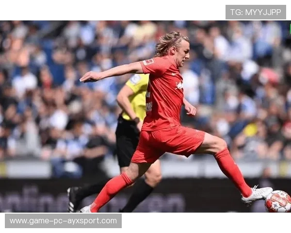 萨勒尼塔纳推进演练里迪亚在中路十分活跃